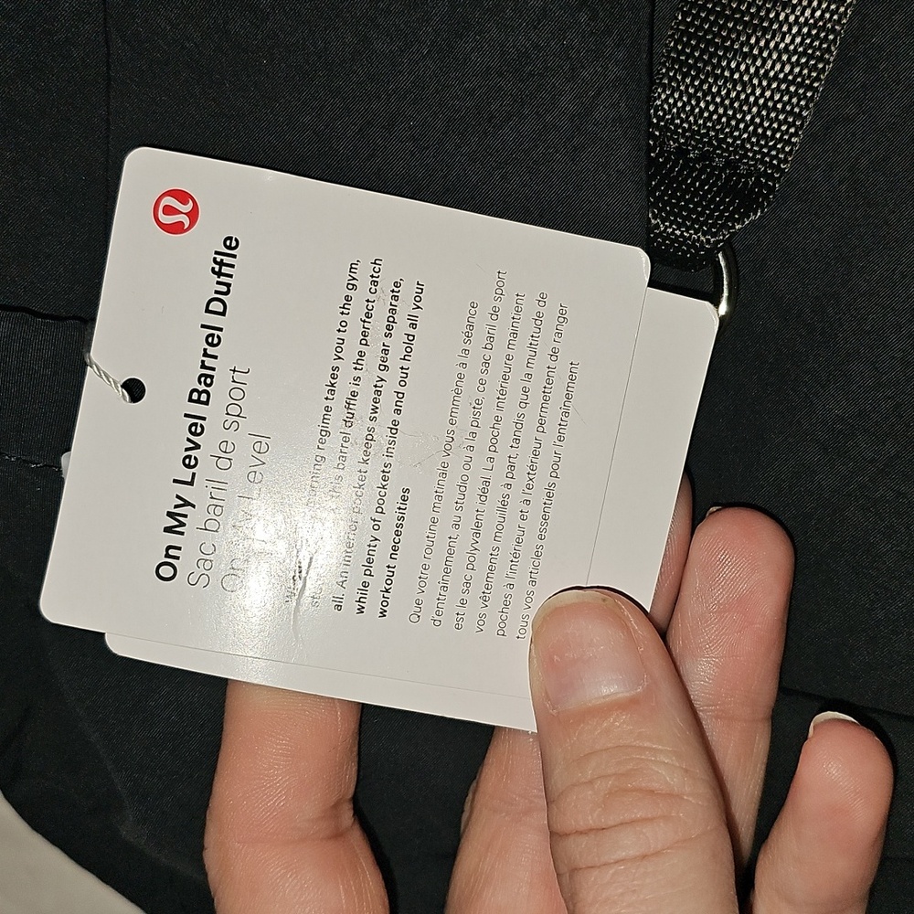 Lululemon On My Level Barrel Duffle!! BLK/GOLD! Nwts, Beautiful Bag!! - Picture 12 of 13